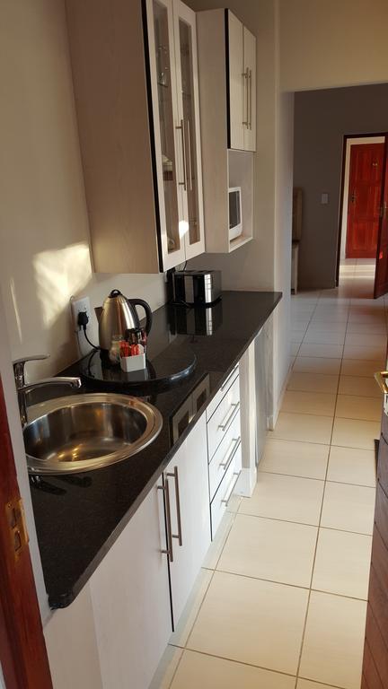 Casa Bianca Guest Lodge Hartbeespoort Δωμάτιο φωτογραφία